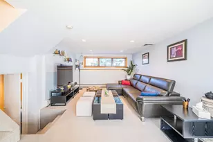 192 Birch Dr, Manhasset Hills, NY 11040 - Photo 31