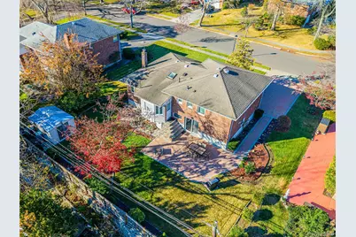 192 Birch Drive, Manhasset Hills, NY 11040 - Photo 41