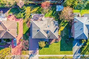 192 Birch Dr, Manhasset Hills, NY 11040 - Photo 5