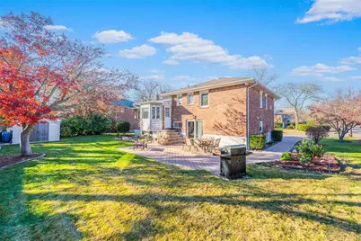 192 Birch Drive, Manhasset Hills, NY 11040 - Photo 37