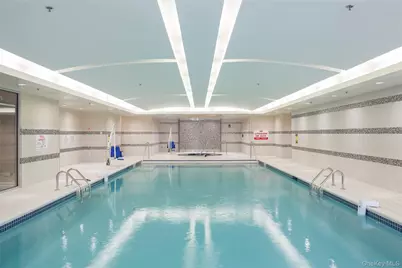 5000 Royal Court #5103, North Hills, NY 11040 - Photo 35