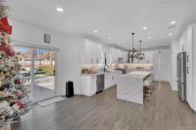 108 Hunter Avenue, Miller Place, NY 11764 - Photo 11