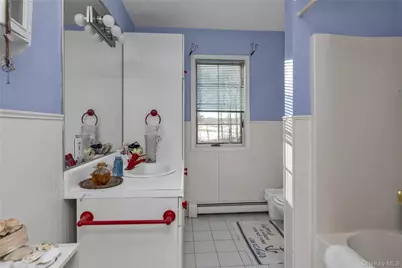 39 Fleets Cove Road, Huntington, NY 11743 - Photo 17