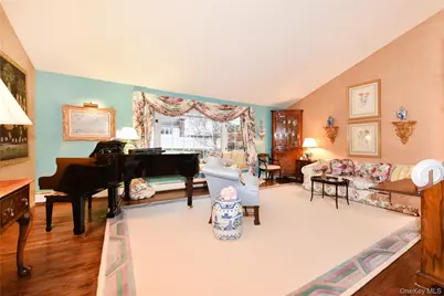 11 Joy Drive, Manhasset Hills, NY 11040 - Photo 23