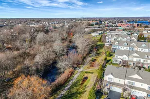 73 Millie CT, Patchogue, NY 11772 - Photo 9