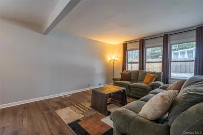 1 Briarwood Crescent, Newburgh, NY 12550 - Photo 9