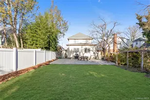 164-12 76th Ave, Fresh Meadows, NY 11366 - Photo 23