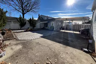 182 Lexington Ave, Franklin Square, NY 11010 - Photo 5