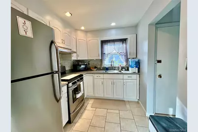 182 Lexington Avenue, Franklin Square, NY 11010 - Photo 9