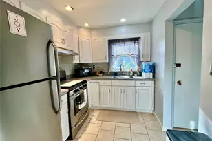 182 Lexington Ave, Franklin Square, NY 11010 - Photo 9