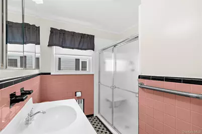 27 Simon Street, Babylon, NY 11702 - Photo 9