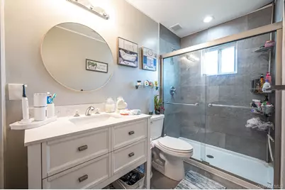 50 Verazzano Avenue, Copiague, NY 11726 - Photo 27