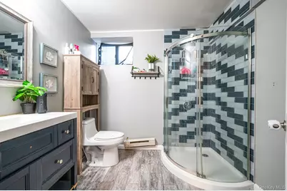 50 Verazzano Avenue, Copiague, NY 11726 - Photo 37