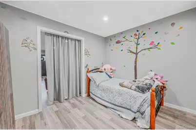 50 Verazzano Avenue, Copiague, NY 11726 - Photo 35