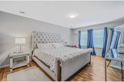 50 Verazzano Avenue, Copiague, NY 11726 - Photo 23