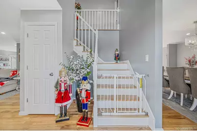 50 Verazzano Avenue, Copiague, NY 11726 - Photo 3