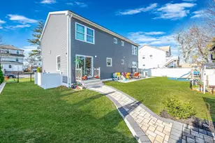 50 Verazzano Ave, Copiague, NY 11726 - Photo 41