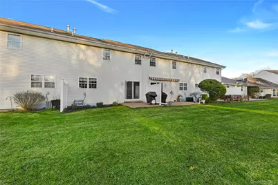 70 Strawberry Commons, Riverhead, NY 11901 - Photo 19