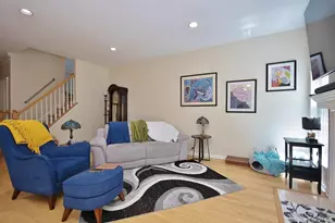 836 Huntington Dr, Fishkill, NY 12524 - Photo 3