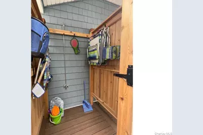 190 Beach 109th Street, Rockaway Park, NY 11694 - Photo 17