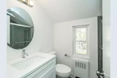 2B Jefferson Court, Roslyn Heights, NY 11577 - Photo 9