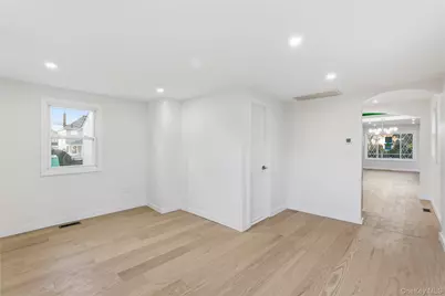 135 Whaley Street, Freeport, NY 11520 - Photo 7