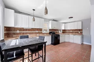 1074 Harrison St, Uniondale, NY 11553 - Photo 3