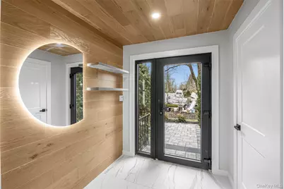 11 Entrance Road, East Hills, NY 11577 - Photo 5