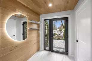 11 Entrance Rd, East Hills, NY 11577 - Photo 5