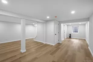 11 Entrance Rd, East Hills, NY 11577 - Photo 25