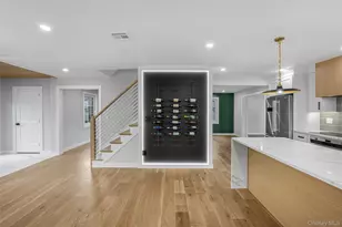 11 Entrance Rd, East Hills, NY 11577 - Photo 9