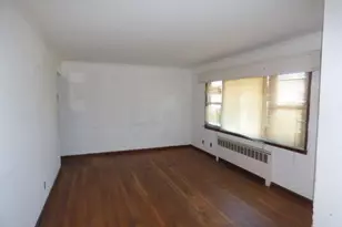 35 Gardner Ave, Hicksville, NY 11801 - Photo 5