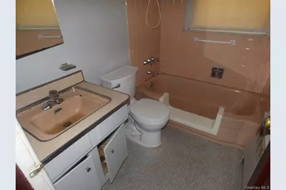 35 Gardner Avenue, Hicksville, NY 11801 - Photo 7