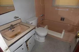 35 Gardner Ave, Hicksville, NY 11801 - Photo 7