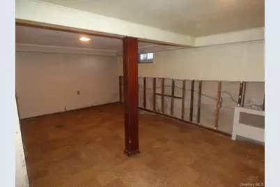 35 Gardner Avenue, Hicksville, NY 11801 - Photo 11