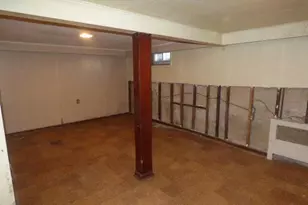 35 Gardner Ave, Hicksville, NY 11801 - Photo 11