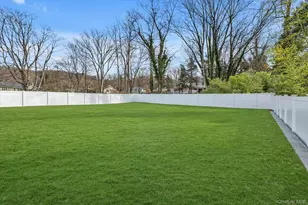 40 N Woodhull Rd, Huntington, NY 11743 - Photo 27