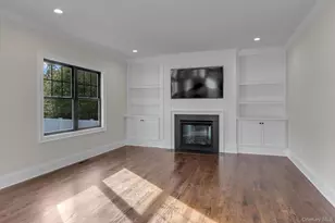 40 N Woodhull Rd, Huntington, NY 11743 - Photo 11