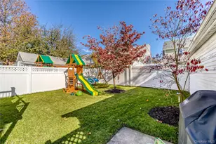 9257 246th St, Floral Park, NY 11001 - Photo 17