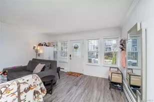 9257 246th St, Floral Park, NY 11001 - Photo 7