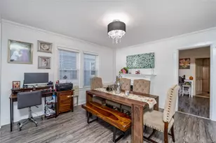 9257 246th St, Floral Park, NY 11001 - Photo 5