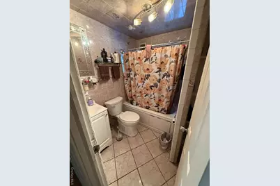 11715 200th Street, Saint Albans, NY 11412 - Photo 3