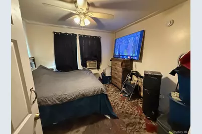 11715 200th Street, Saint Albans, NY 11412 - Photo 5