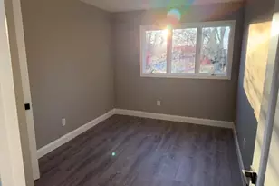 95 Muncie Rd, West Babylon, NY 11704 - Photo 9