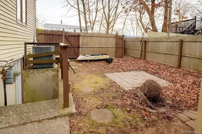 10 Fountain Avenue, Selden, NY 11784 - Photo 9