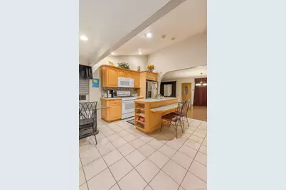 10 Fountain Avenue, Selden, NY 11784 - Photo 3