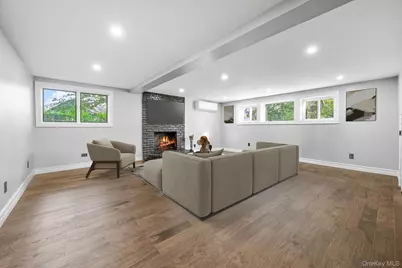 4 Wintergreen Drive, Melville, NY 11747 - Photo 7