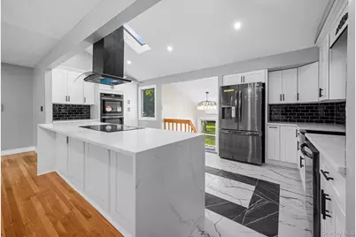 4 Wintergreen Drive, Melville, NY 11747 - Photo 11