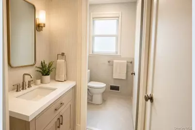 14 Martin Court, Great Neck, NY 11024 - Photo 5