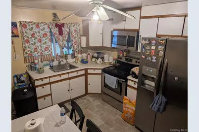 132 8th Street, Brentwood, NY 11717 - Photo 9